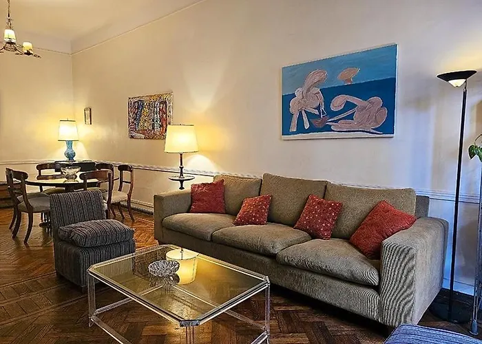 Comodo Depto En Buenos Aires Centro, Cerca De Importantes Avenidas Centros Gastronomicos Y Plaza Houssey,
